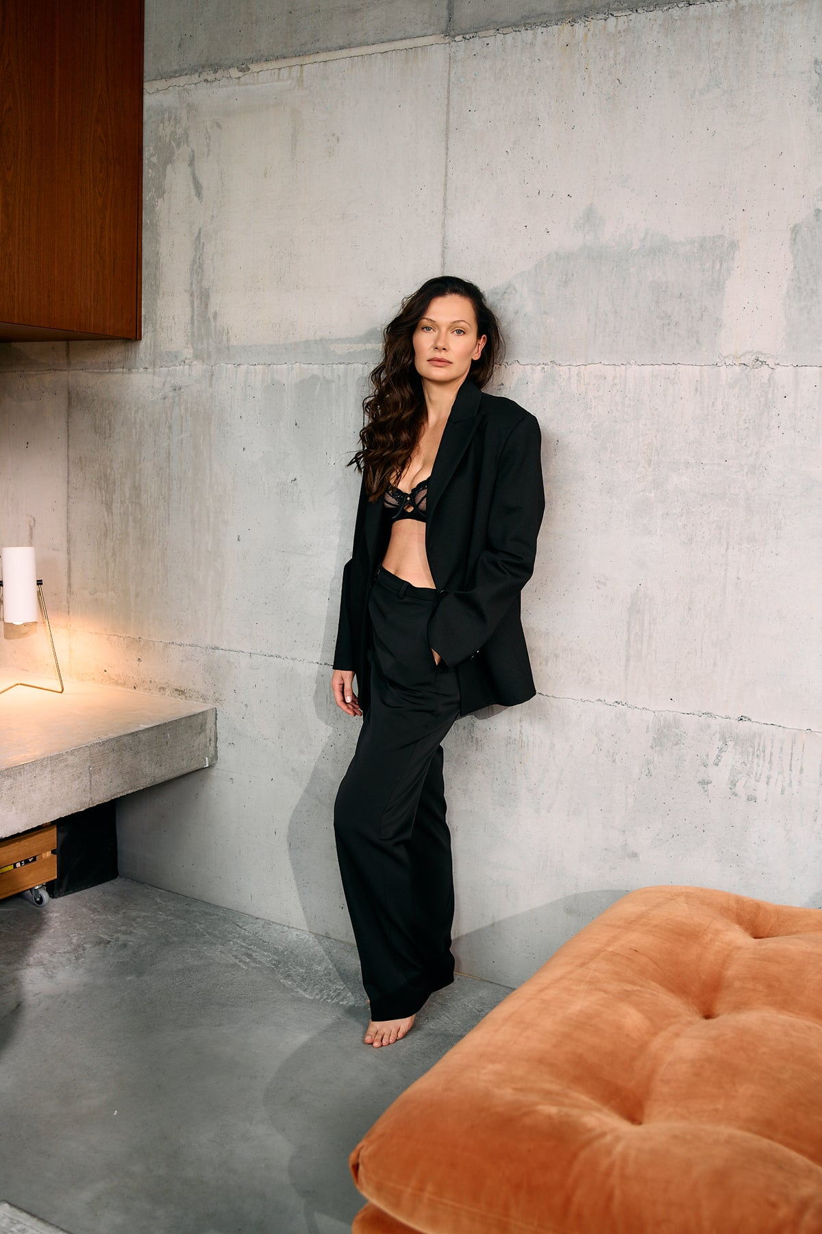 Look 01, morning: BOLDNSUBTLE oversized black blazer worn open over the tailored black trousers